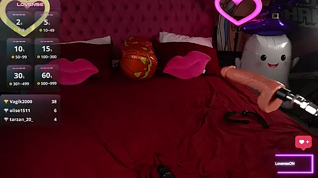 XXX chat uživo modela SecretKiraa