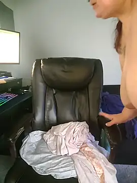 ticklesquirt Chat XXX in diretta