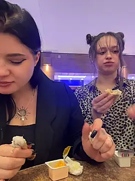 double_troubles' Live XXX Chat