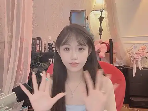 YoYo-333's Live XXX Chat