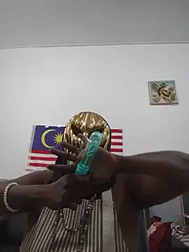 Pertunjukan Kamera Web mamakarma1403