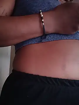 Giselabrunette25's Live XXX Chat