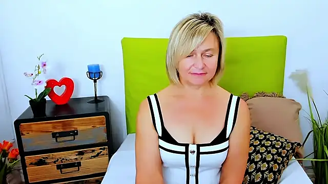 MarieneHot's Live XXX Chat