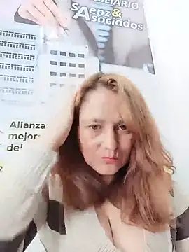 LUISA--30's Live XXX Chat