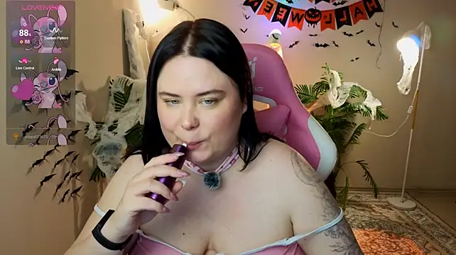 Akemi_BBW's Live XXX Chat