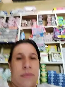 MIA-LARIOS' Live XXX Chat