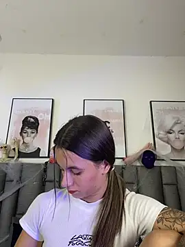 JuliaColemannのライブXXXチャット