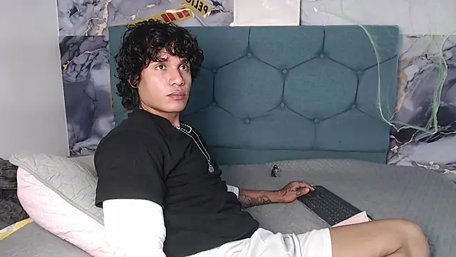 Онлайн чат XXX MaximilianRoth