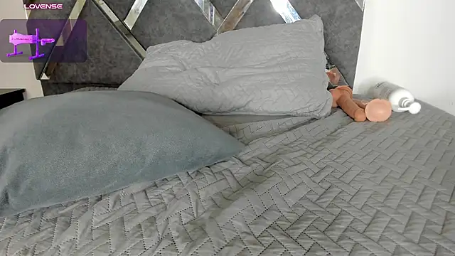 erika_222 Adlı Modelin Canlı XXX Sohbeti