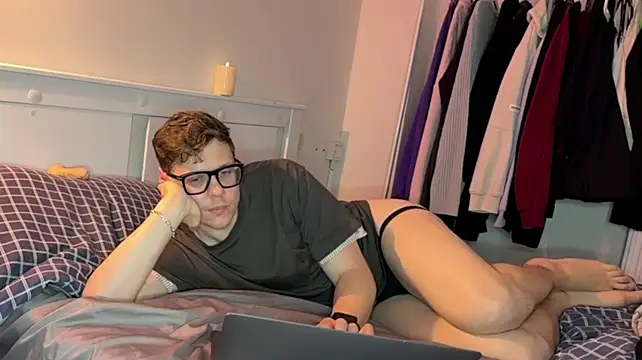 daniel-below live XXX chat