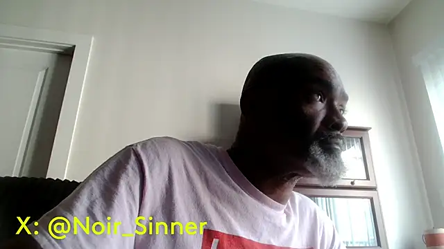 XXX chat uživo modela sinnernoir