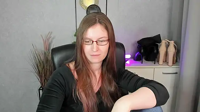 צ'אט XXX בשידור חי של emmaxDelight