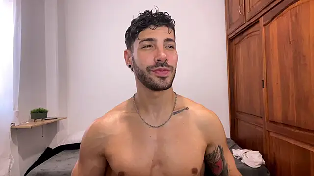 Guyinthemountain's Live XXX Chat