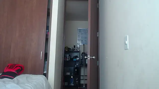 Taylor_DiamondBoy live XXX chat