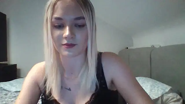 RoseSexyBlonde – Naživo XXX chat