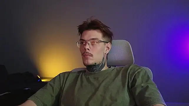Czat XXX na żywo – DENIS_HERE