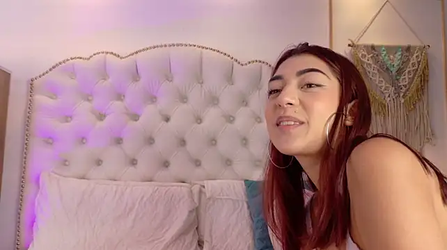 AriaStonne Adlı Modelin Canlı XXX Sohbeti