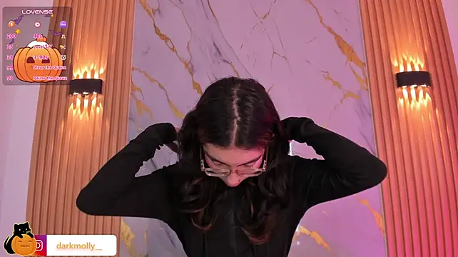 Molly_A Adlı Modelin Canlı XXX Sohbeti