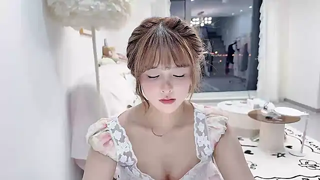 cute-08's Live XXX Chat