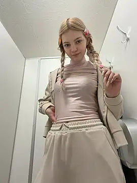 elsawhere live XXX chat