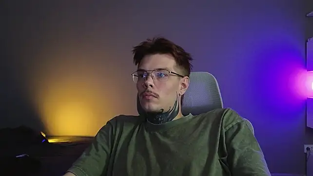 DENIS_HERE Chat XXX live