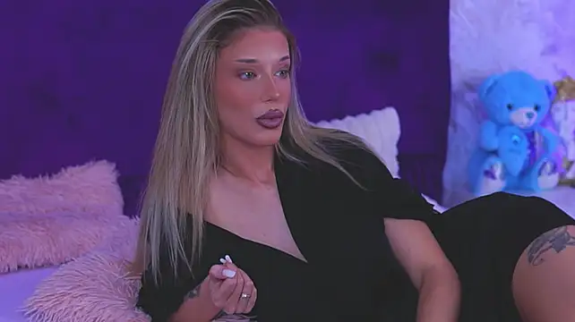 EllinaNurian Live XXX chat