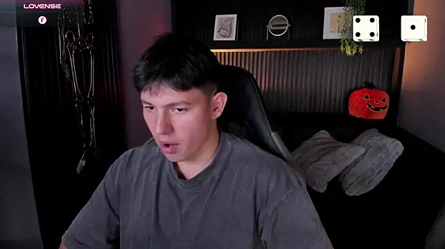 XXX chat uživo modela JamesCr_