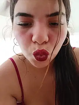 ROSIE_EM's Live XXX Chat
