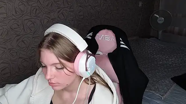 Juliiaa's Live XXX Chat