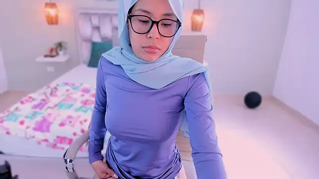 yara_monn's Live XXX Chat