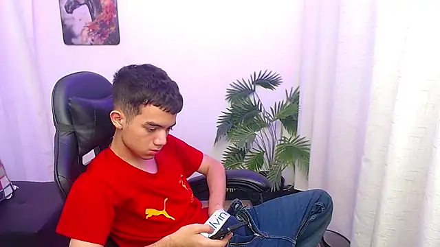 leandrocum18 Chat XXX live