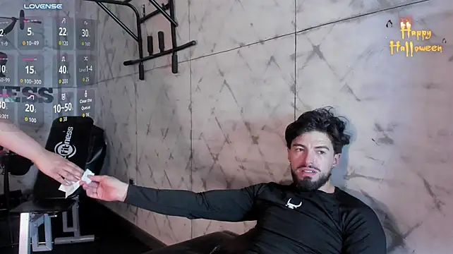 Chat +18 de liam_and_alma ao vivo