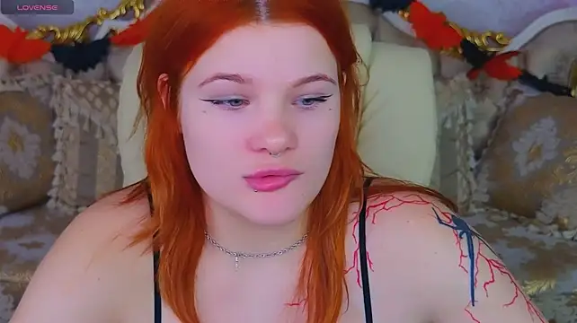 צ'אט XXX בשידור חי של Clumsy_Nana