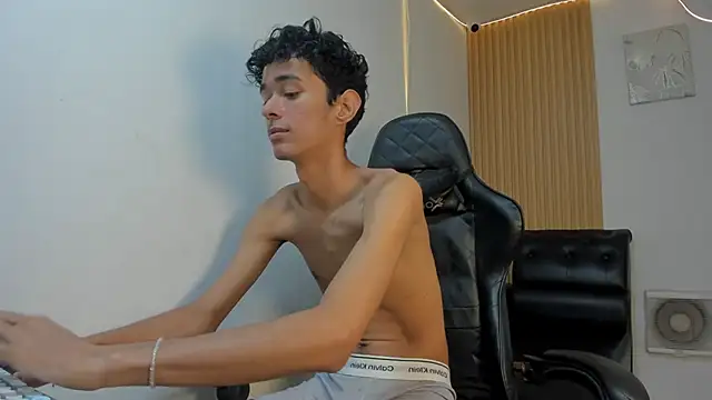 Hideaky_boycum XXX чат на живо