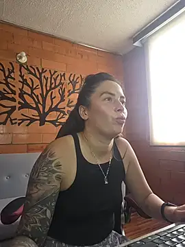 XXX chat uživo modela Melanyy69