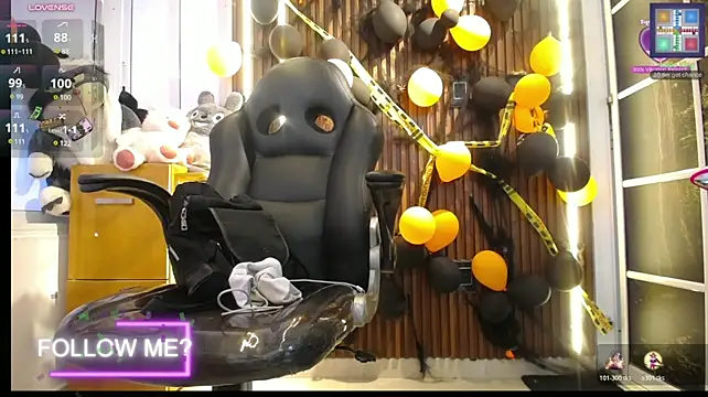 yaazhinii's Live XXX Chat