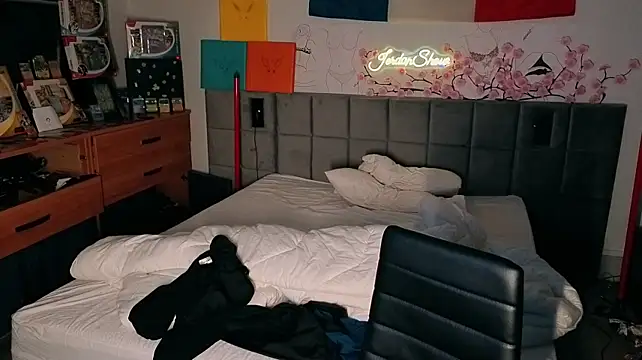 Онлайн чат XXX JordanShow