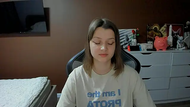 SoniNesti's Live XXX Chat