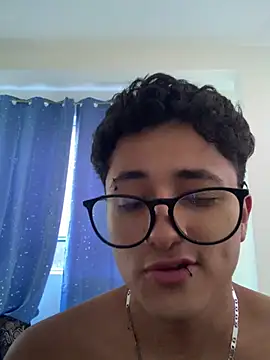Chat XXX Live Adonibaskerville4
