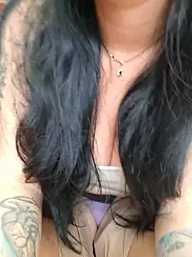 Chatroom XXX en direct de Luianna