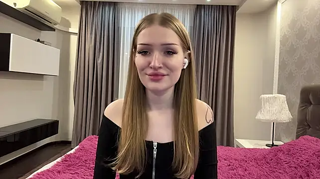 AmmieSenner Adlı Modelin Canlı XXX Sohbeti