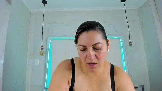 Heidy_milf: απευθείας συνομιλία ΧΧΧ