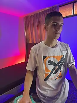 Онлайн чат XXX Matiius18