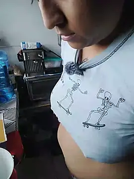 EmpaticBolillo's Live XXX Chat