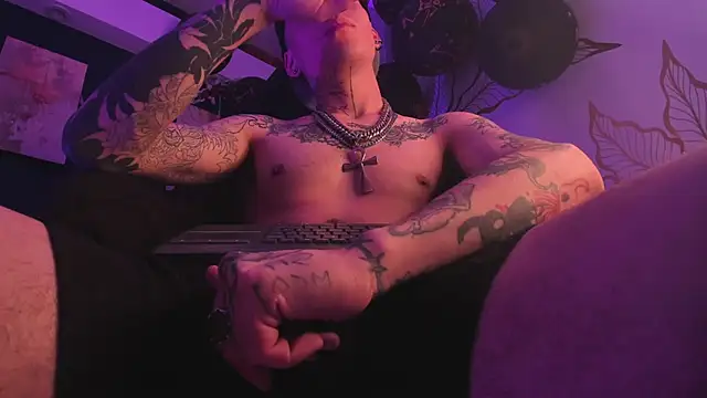 Black_Sshadow live XXX chat