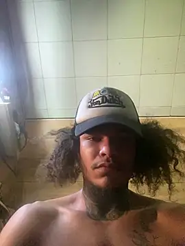 הופעת וובקאם של Lightskin_longdk