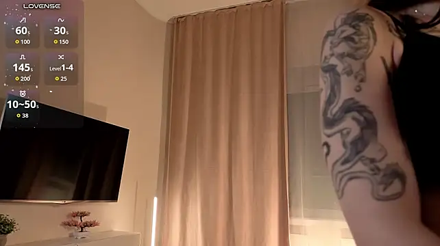 risingrose_'s Live XXX Chat
