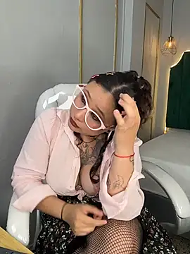 Cassie_Bloom_'s Live XXX Chat