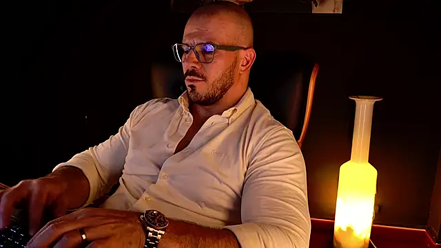 دردشة AngeloEric الجنسية المباشرة