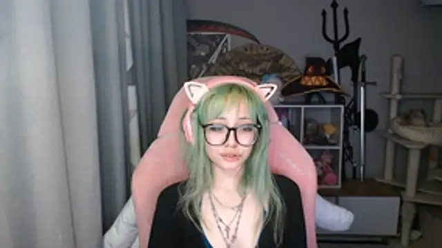 SaxonDibs' Live XXX Chat